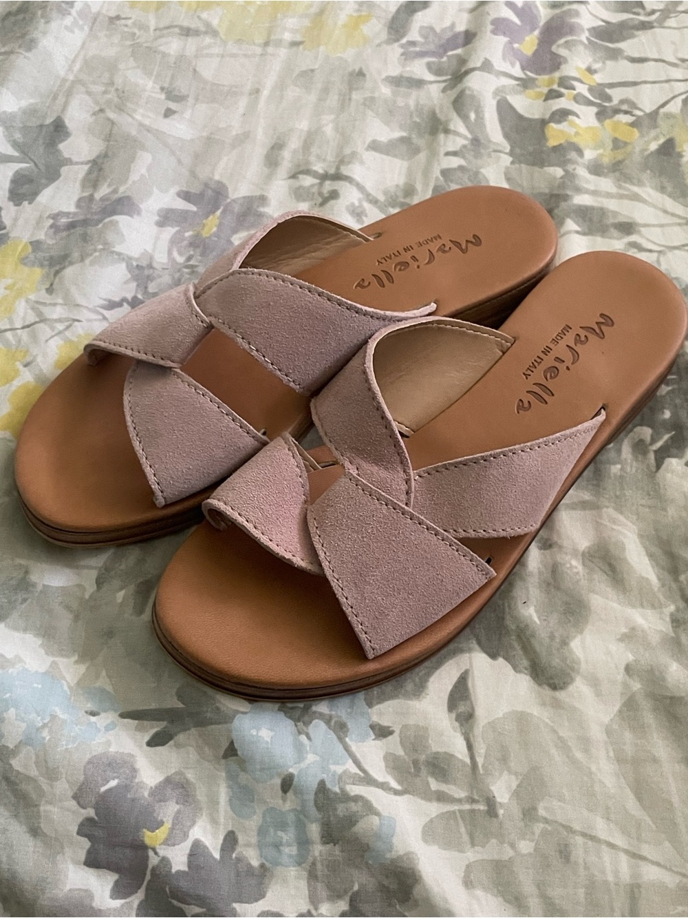 Women’s size 7 1/2 Pink Suede Slide Sandals
